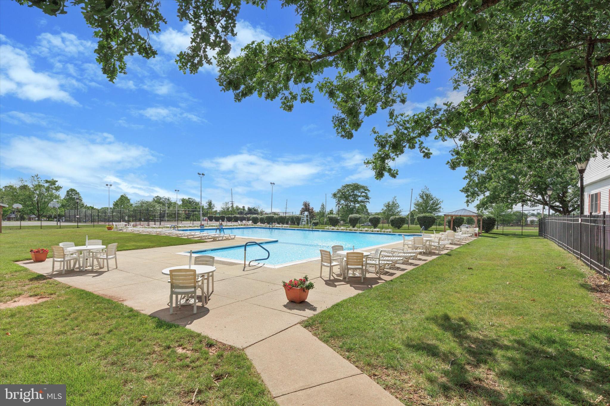 909-B STOCKTON CT #B