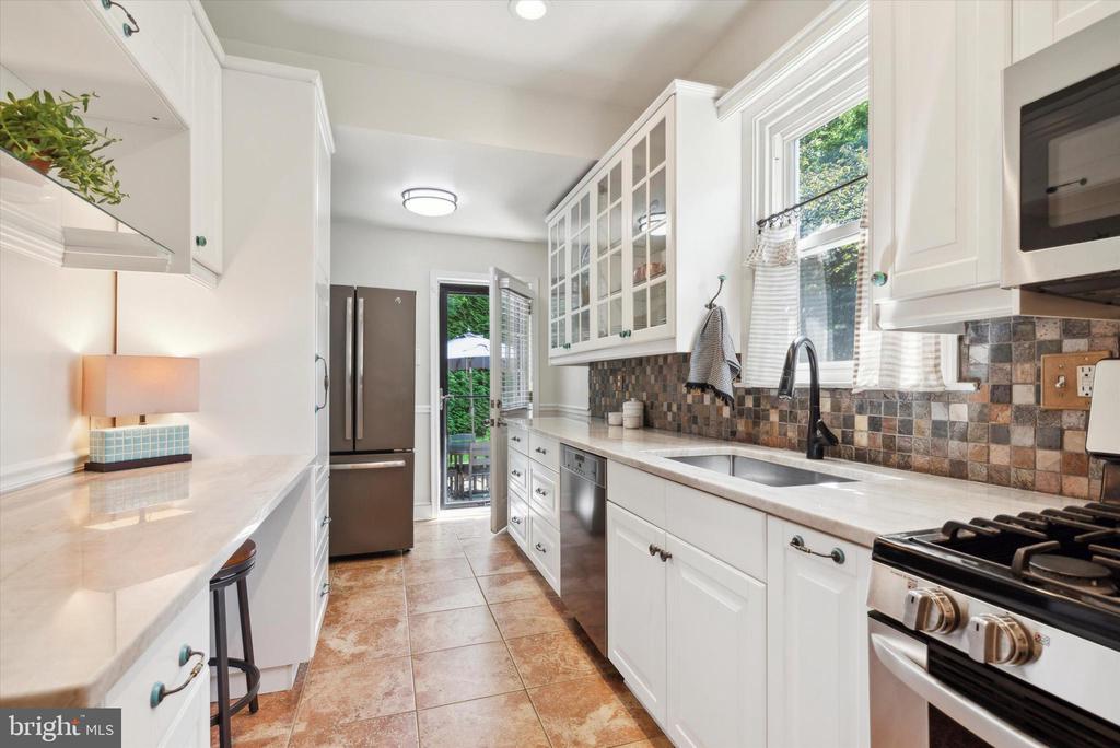 421 Elm Ave