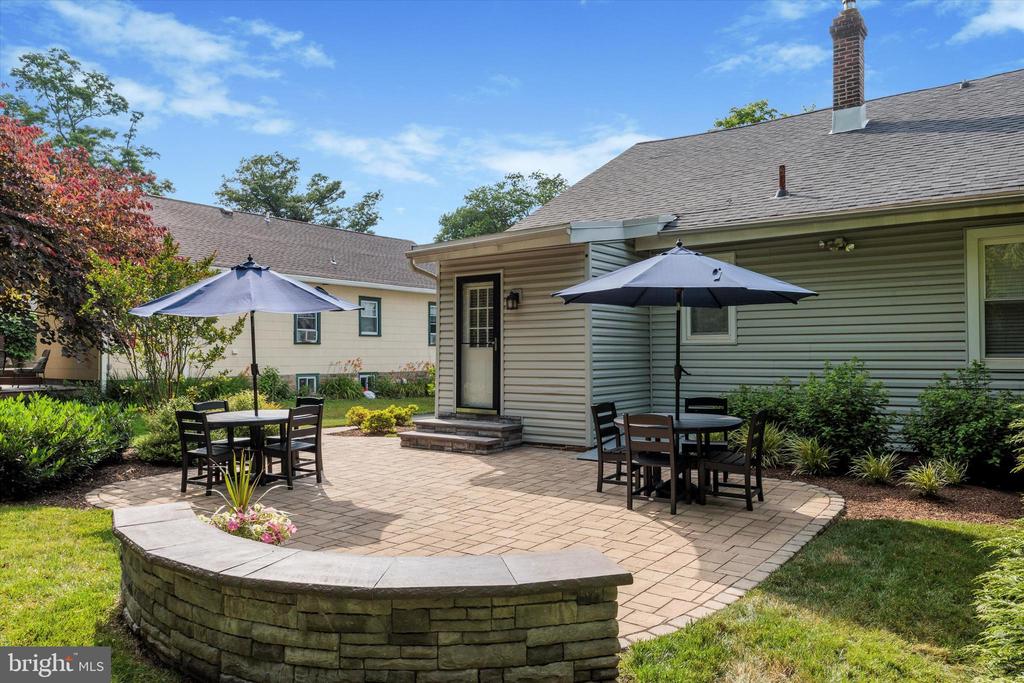 421 Elm Ave