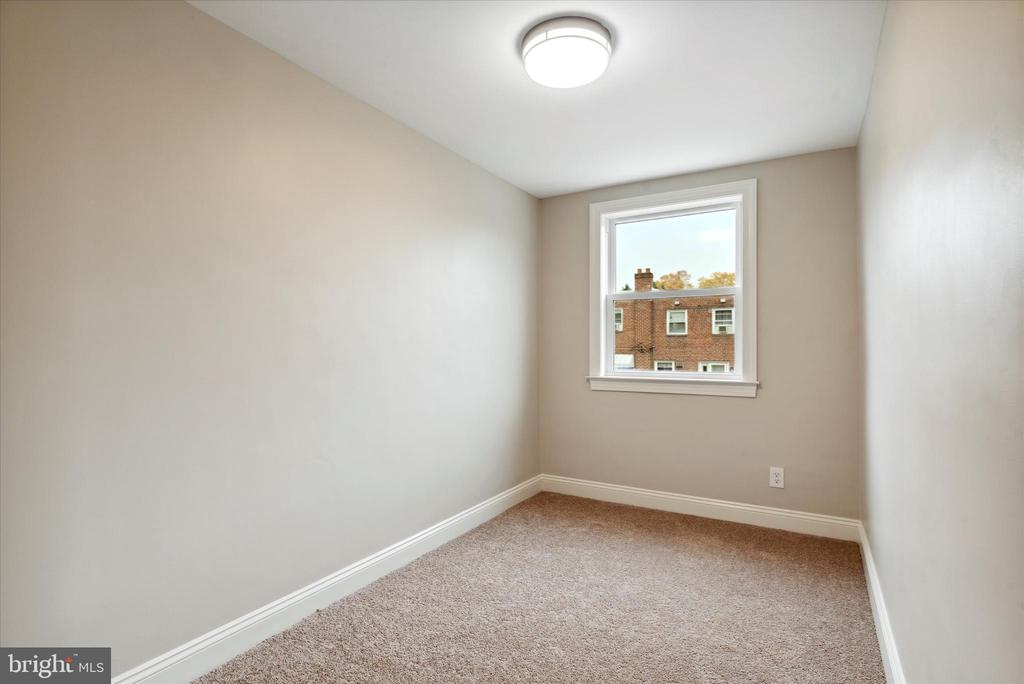 253 S MAIN ST