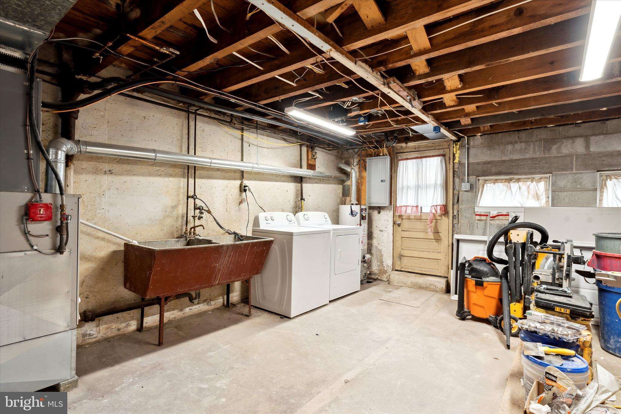 253 S MAIN ST
