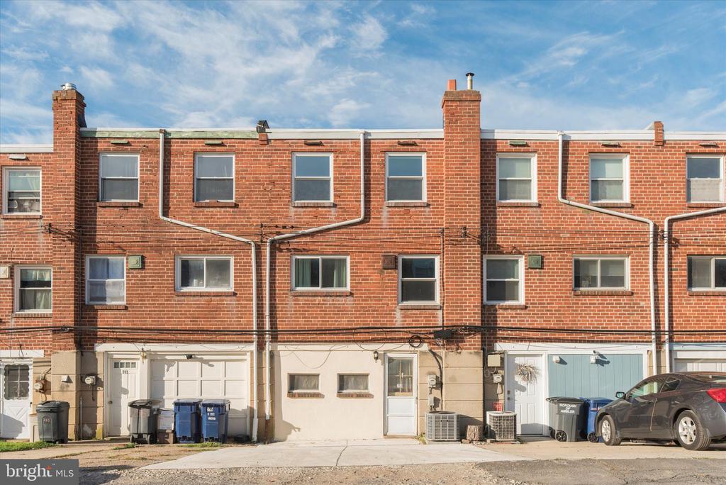 253 S MAIN ST