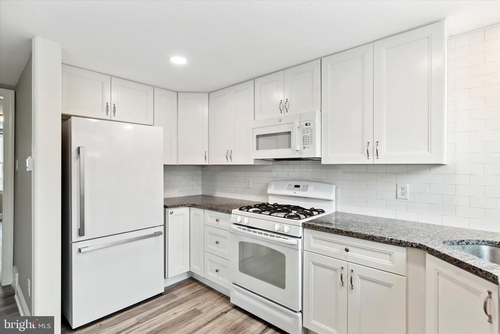 253 S MAIN ST