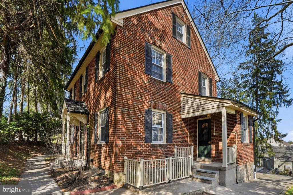 359 LISMORE AVENUE