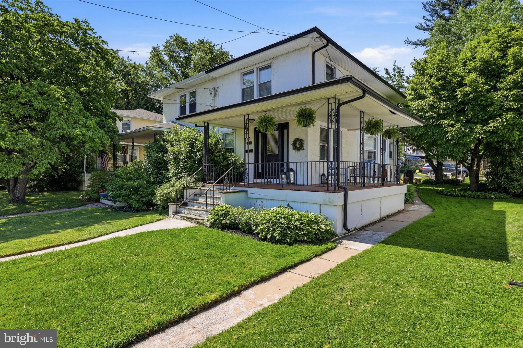 406 W GLENSIDE AVENUE