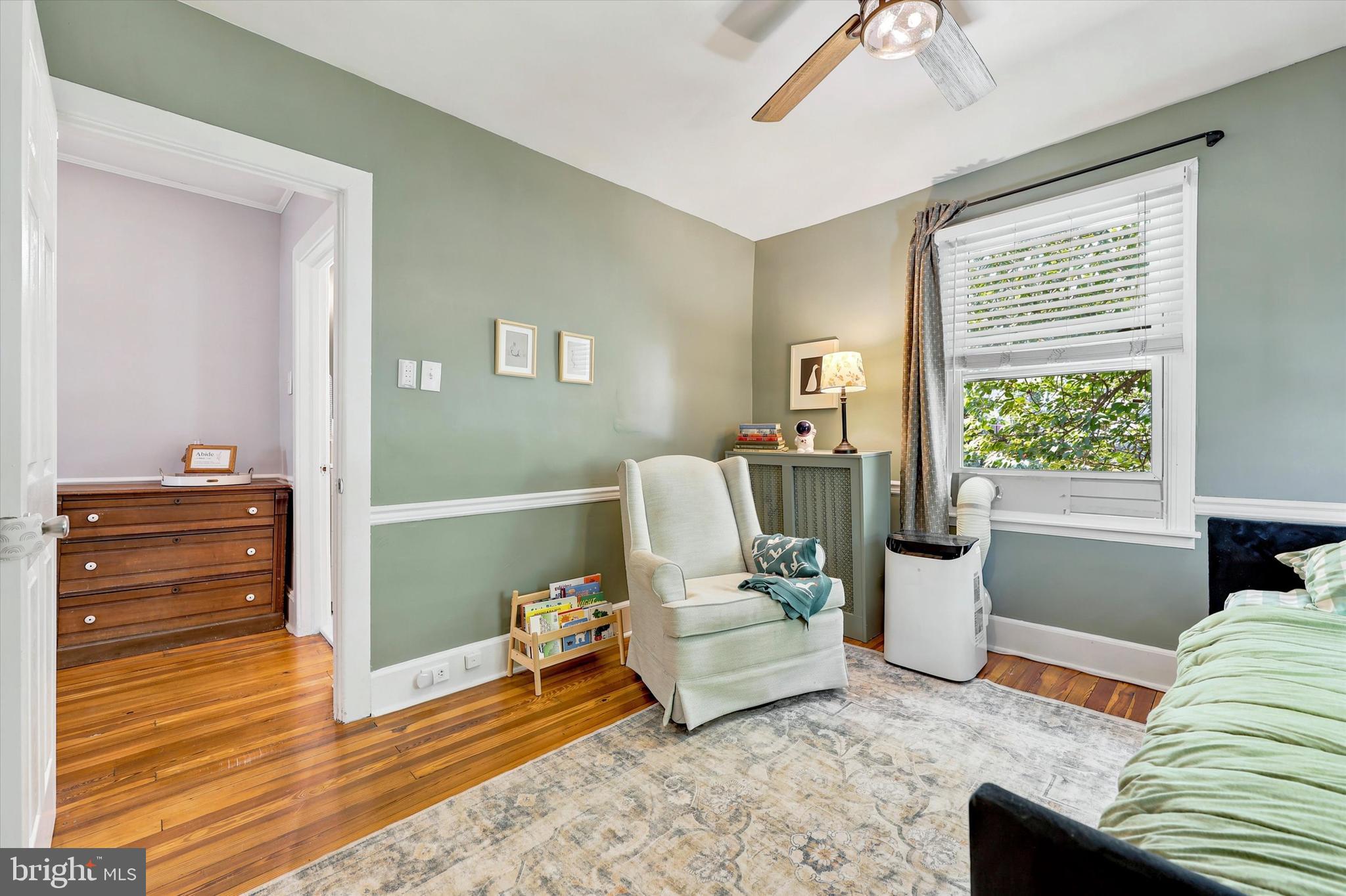 406 W GLENSIDE AVENUE