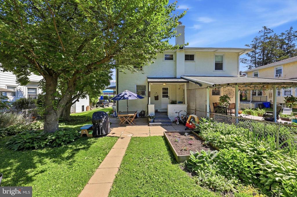 406 W GLENSIDE AVENUE