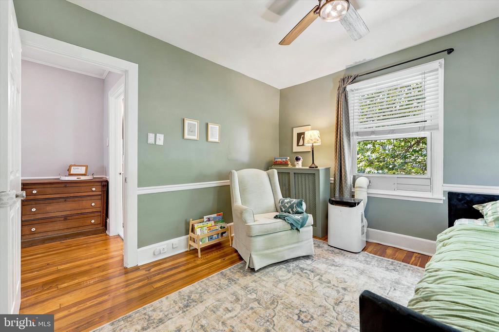 406 W GLENSIDE AVENUE