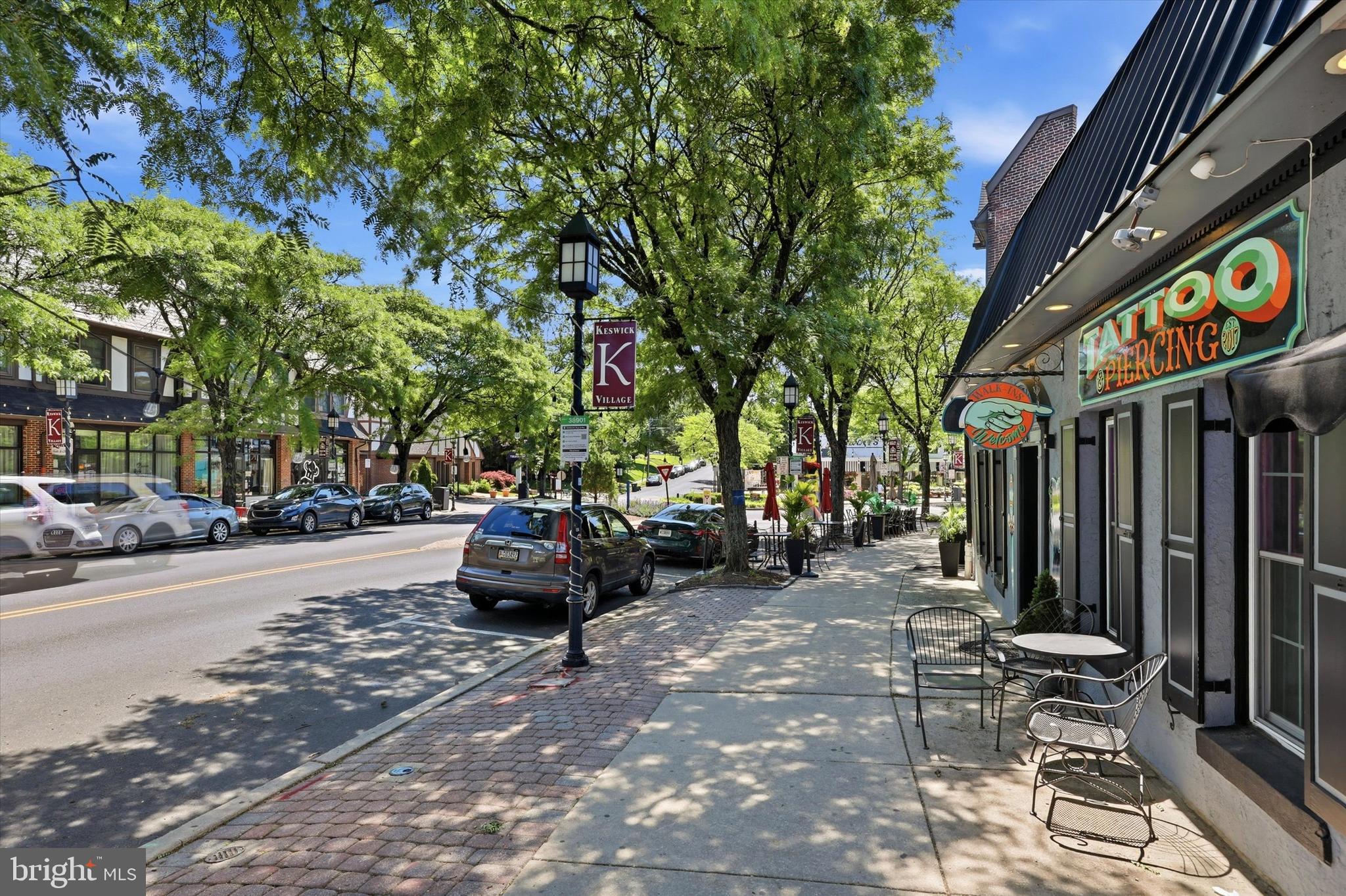 406 W GLENSIDE AVENUE