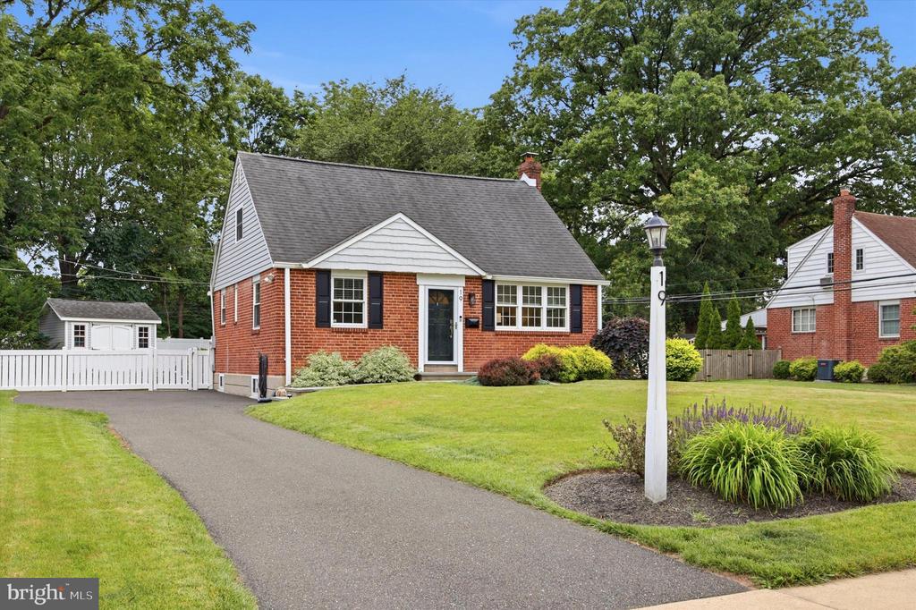 19 NEWINGTON DRIVE