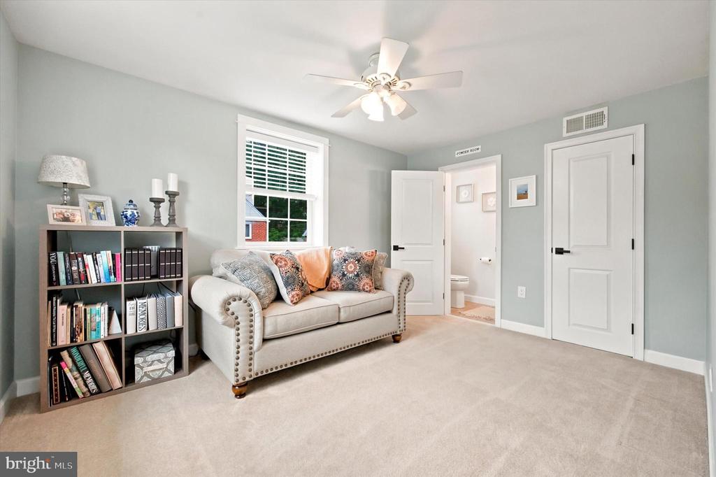 19 NEWINGTON DRIVE