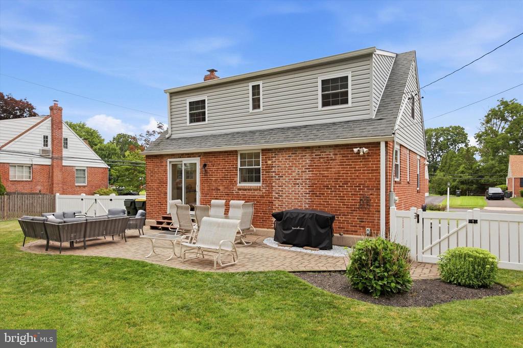 19 NEWINGTON DRIVE