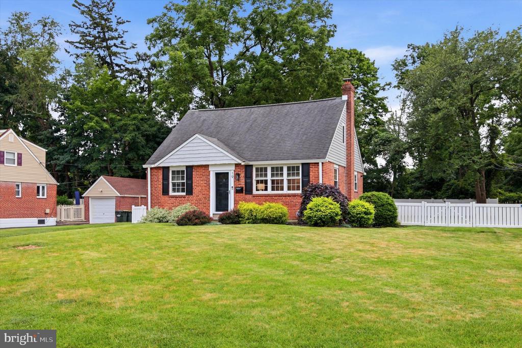 19 NEWINGTON DRIVE