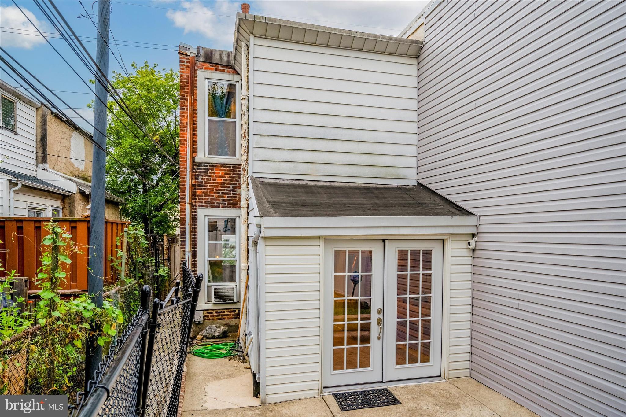 3423 Cresson St