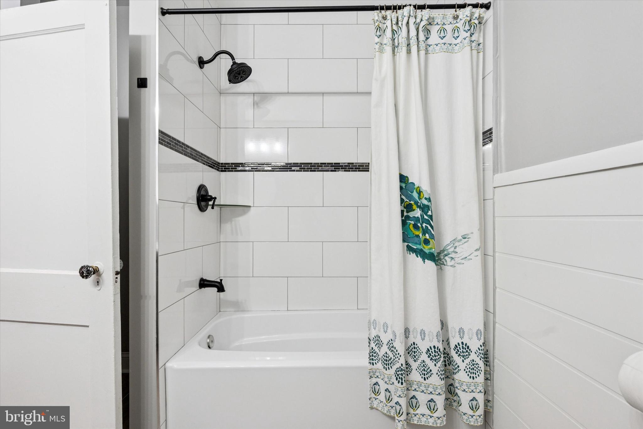 3208 W ALLEGHENY AVENUE