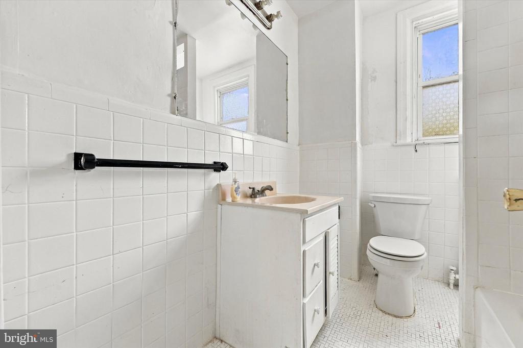 4336 MANAYUNK AVENUE