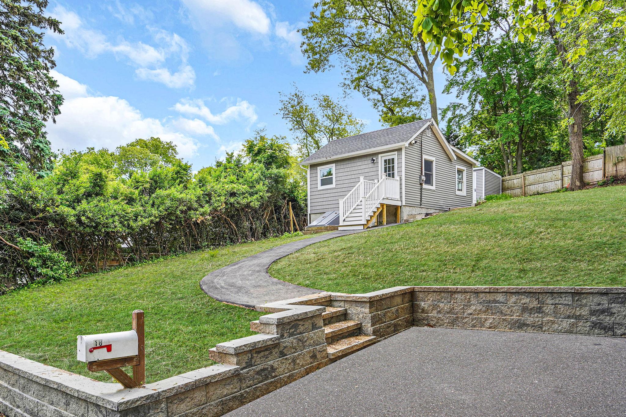 18 Port Jefferson Road