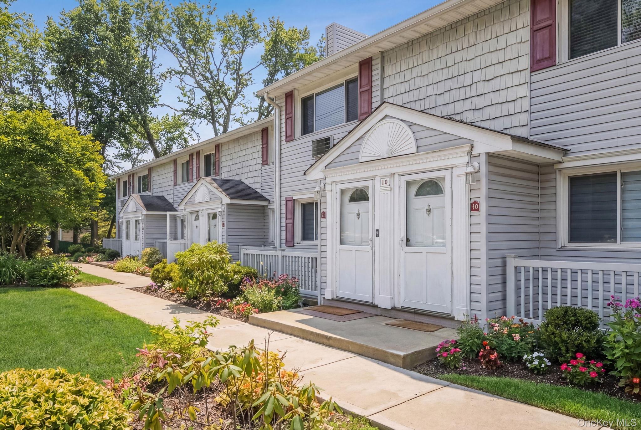 10 Smithtown Unit: 6A