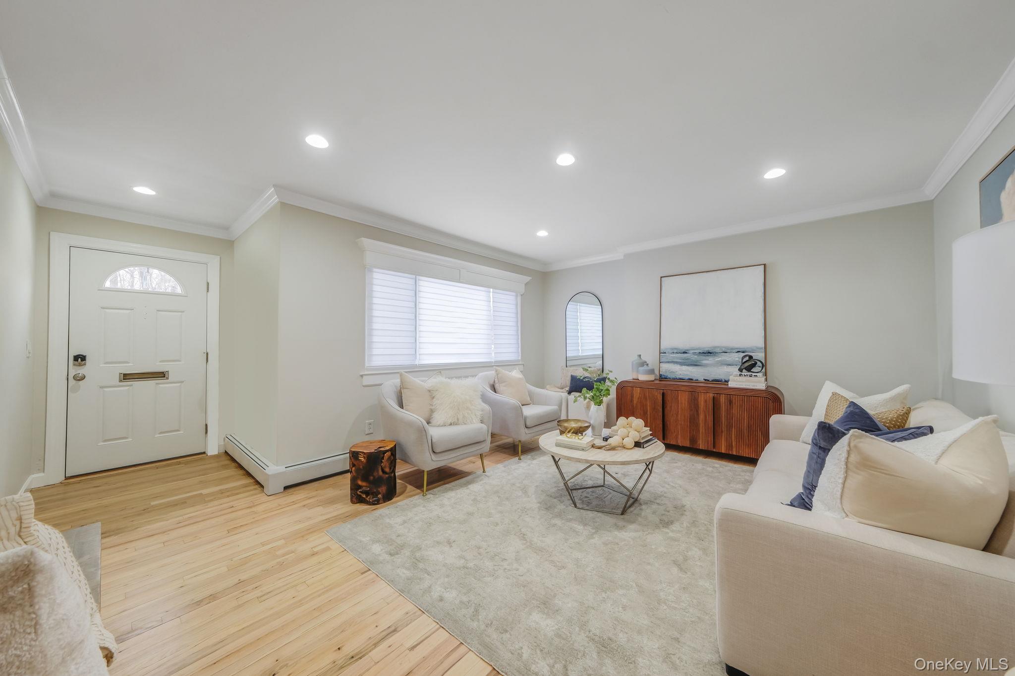 10 Smithtown Unit: 6A