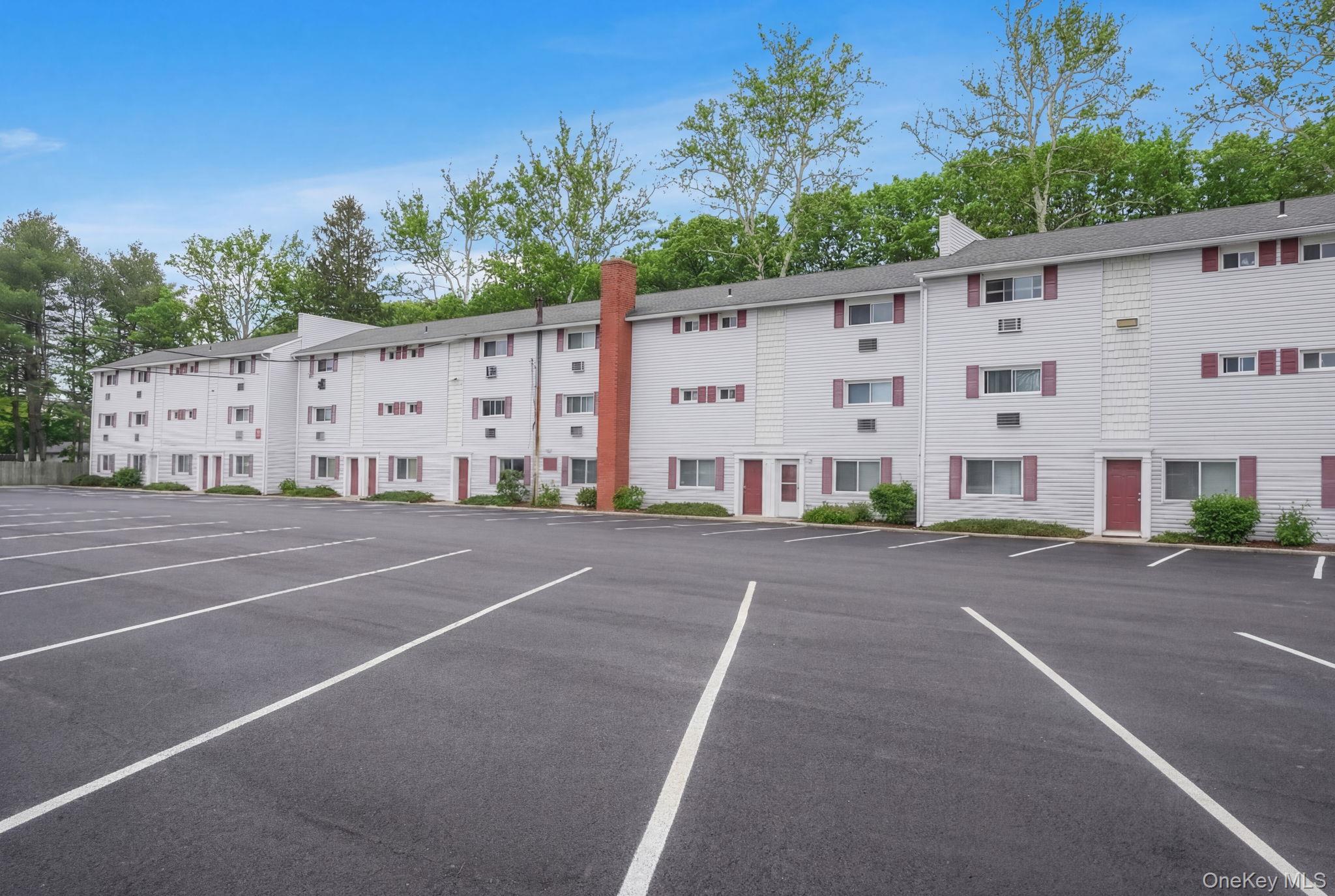 10 Smithtown Unit: 6A