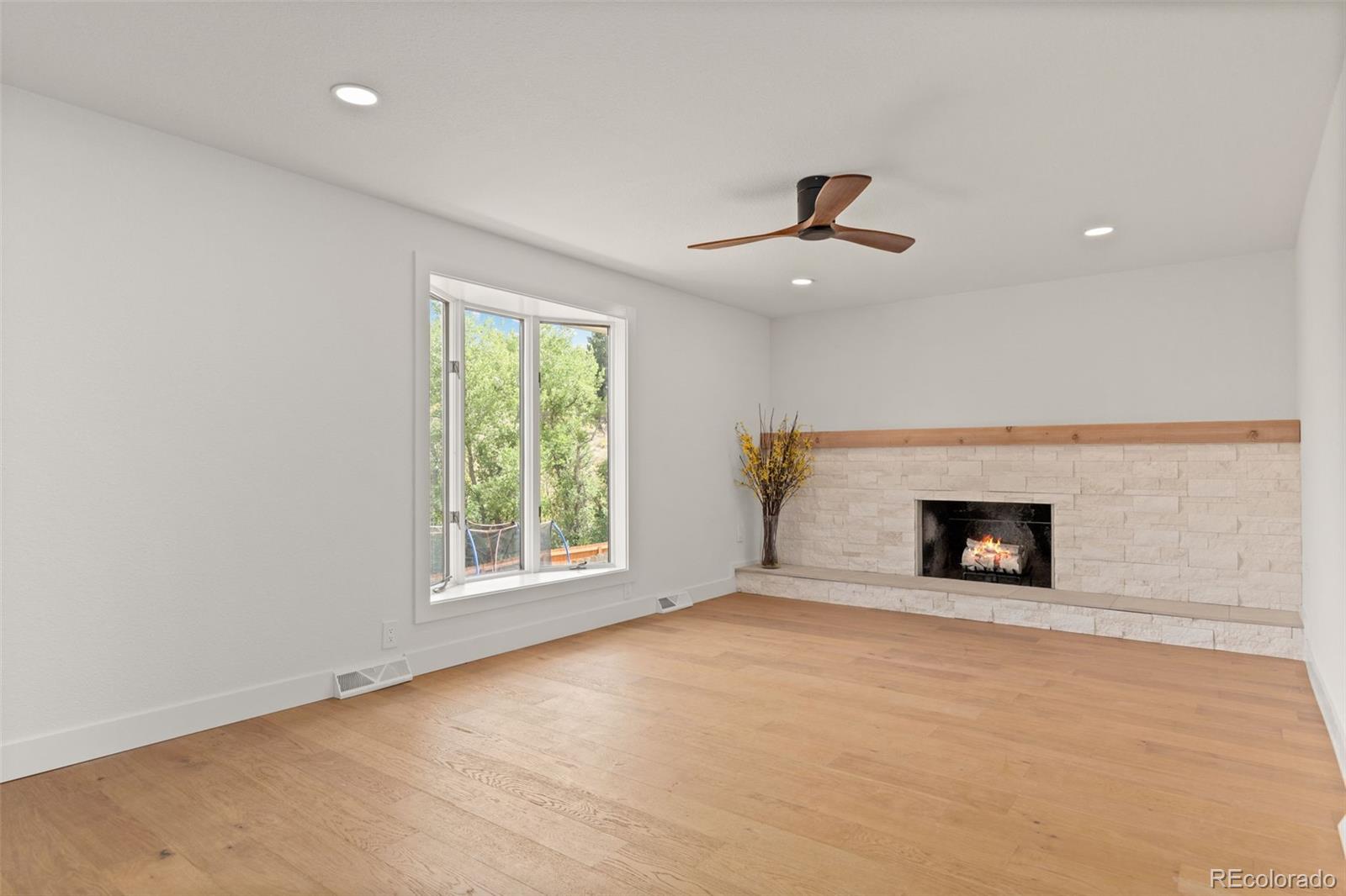74 S Flora Way