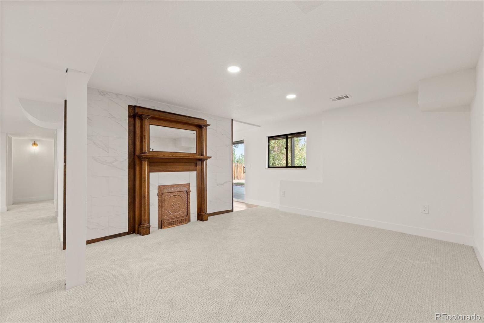 74 S Flora Way