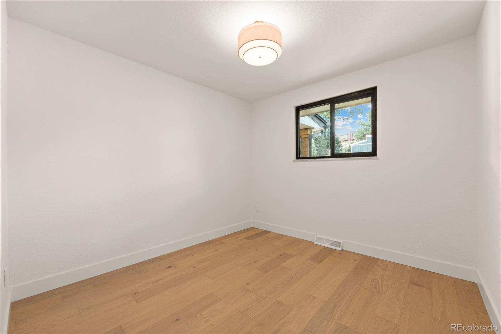 74 S Flora Way