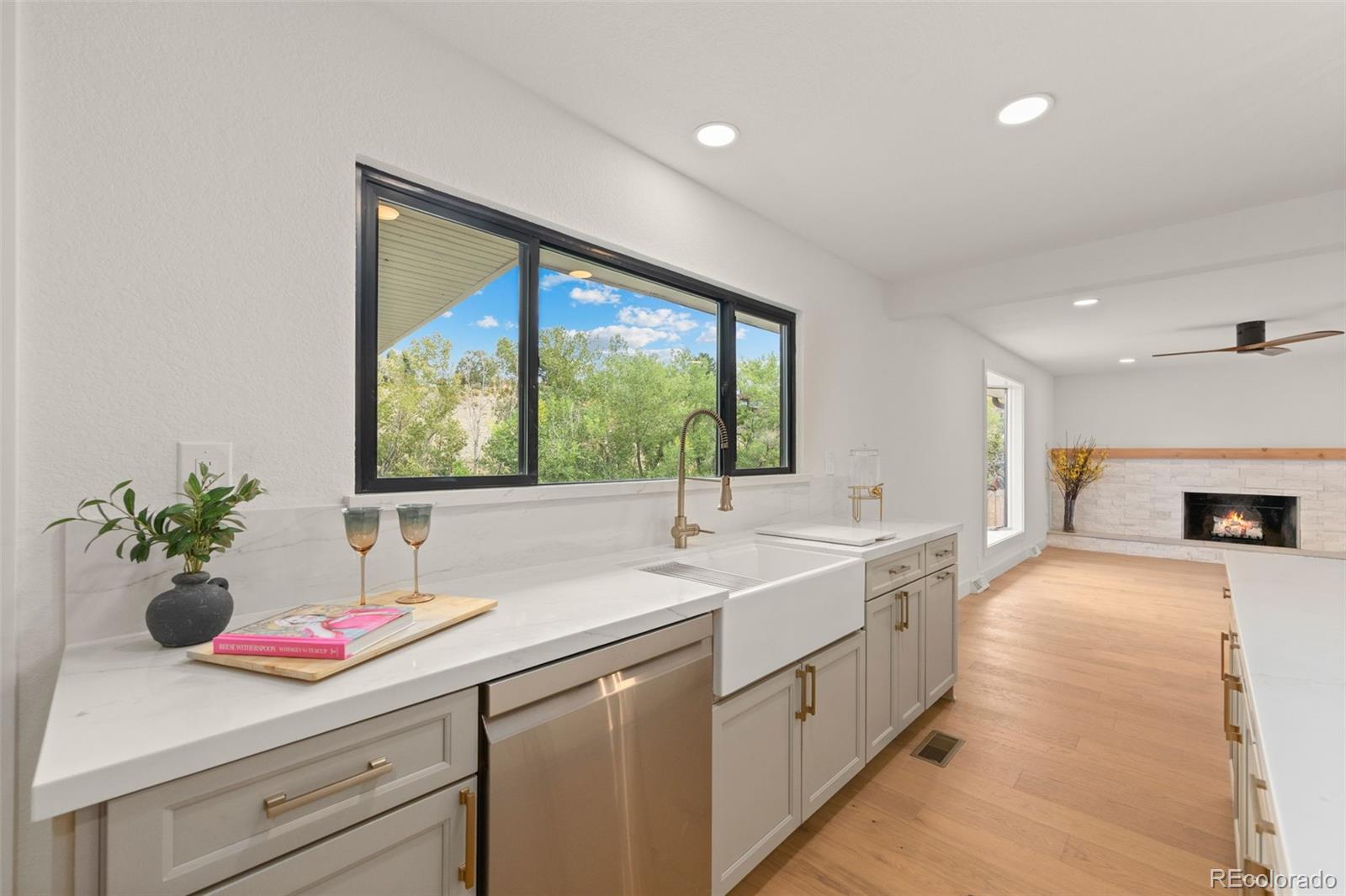 74 S Flora Way