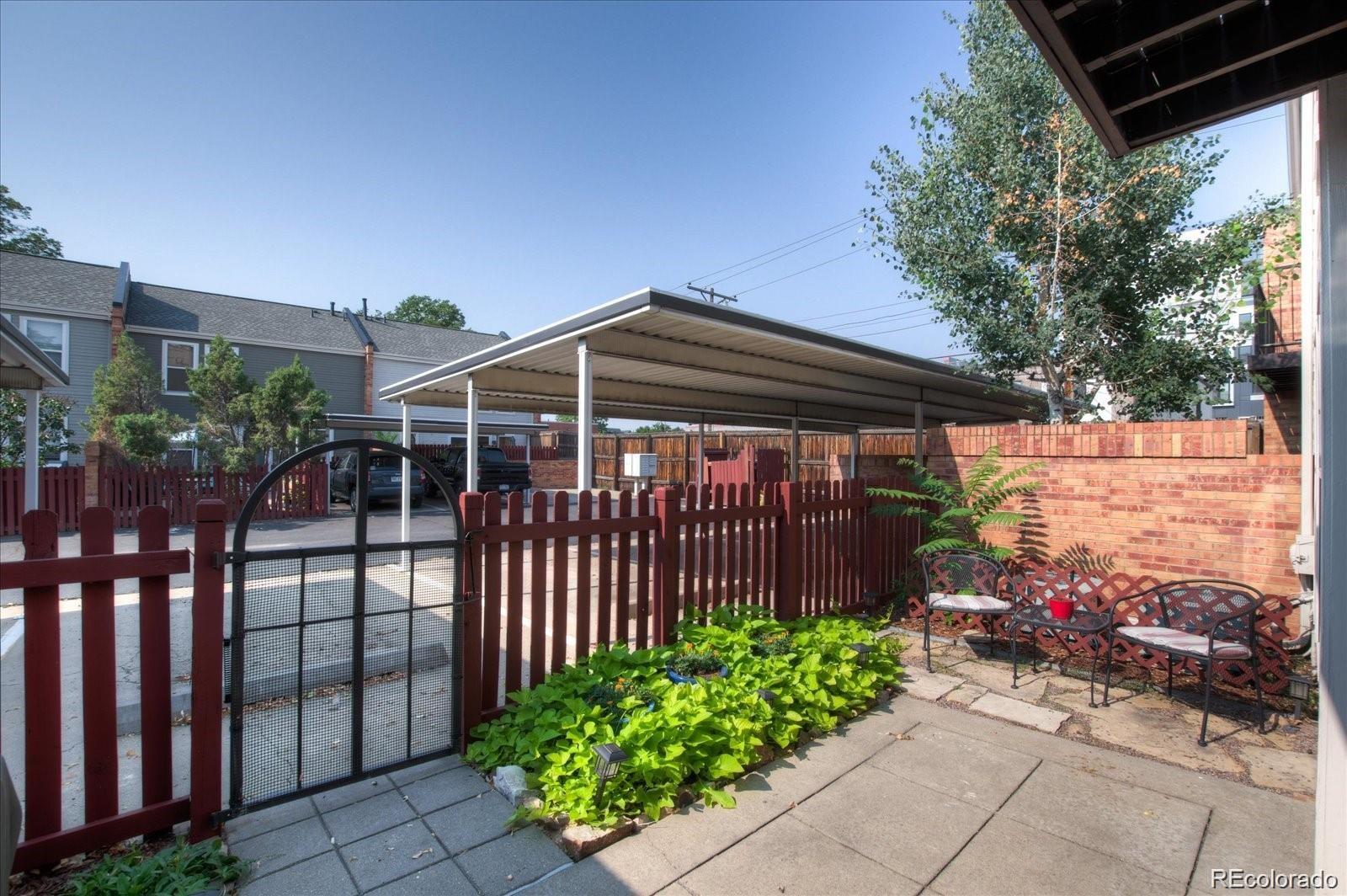 1201 Galapago Street Unit: 109