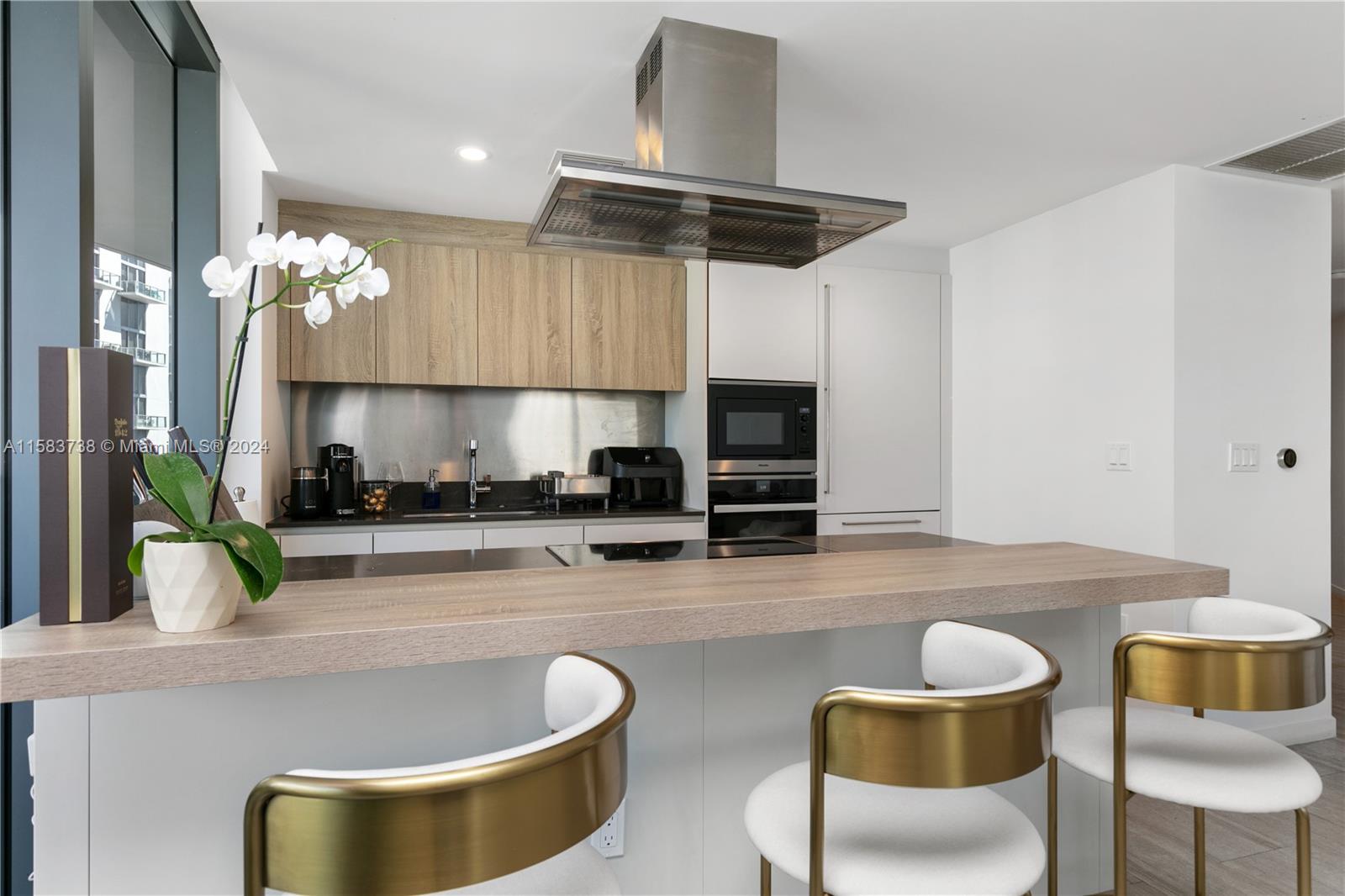 1000 NE Brickell Plz # 2815