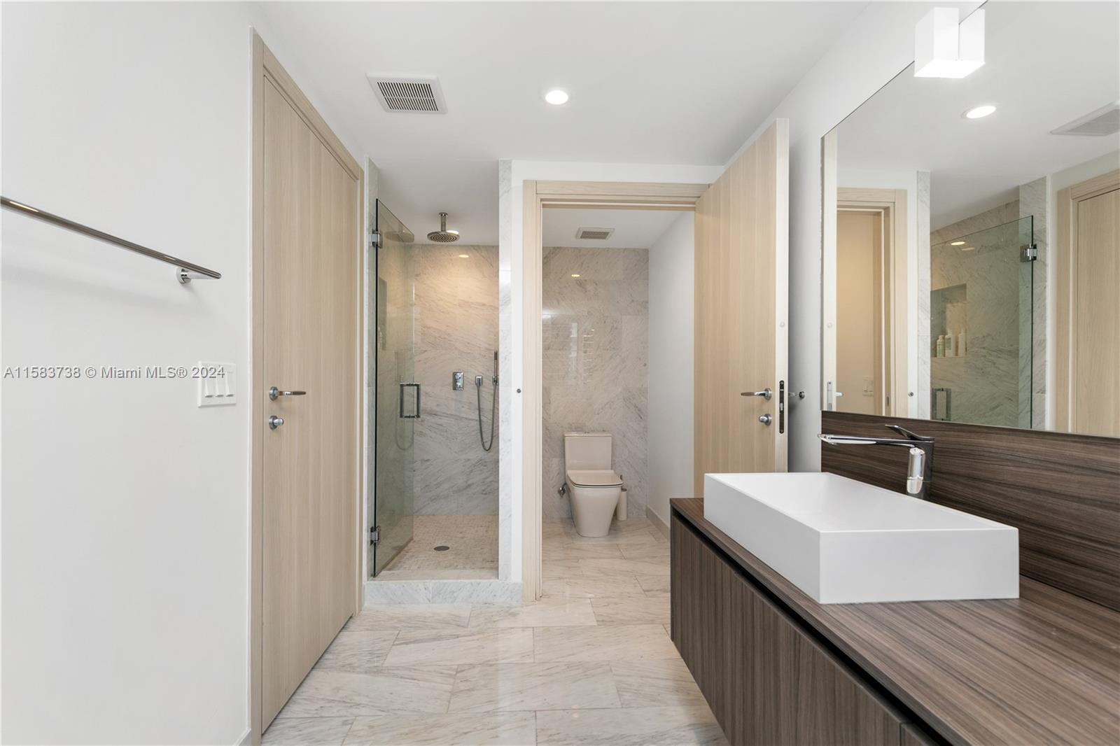 1000 NE Brickell Plz # 2815