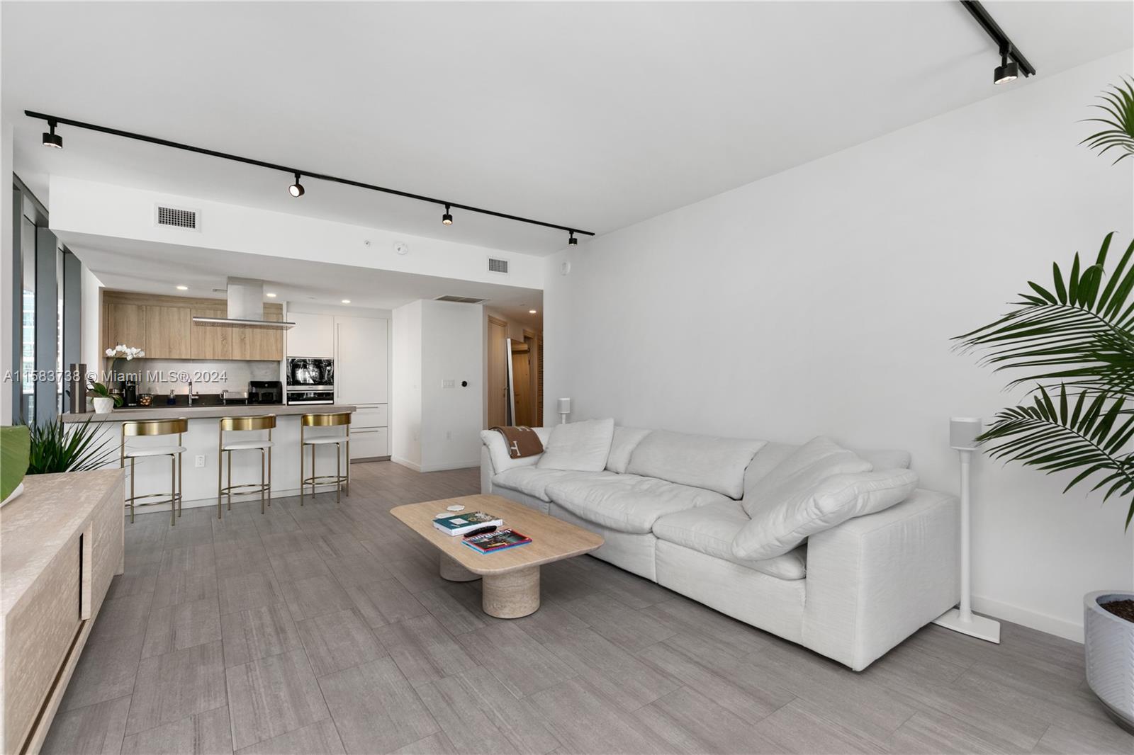 1000 NE Brickell Plz # 2815