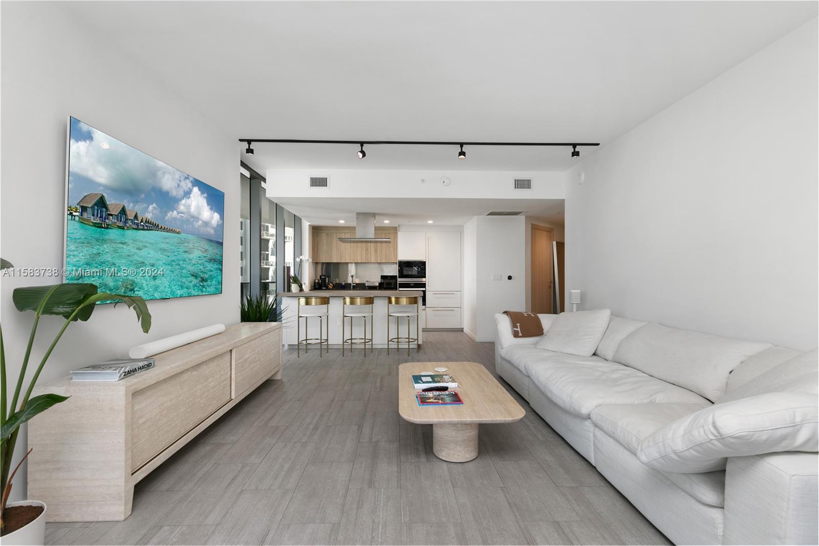 1000 NE Brickell Plz # 2815