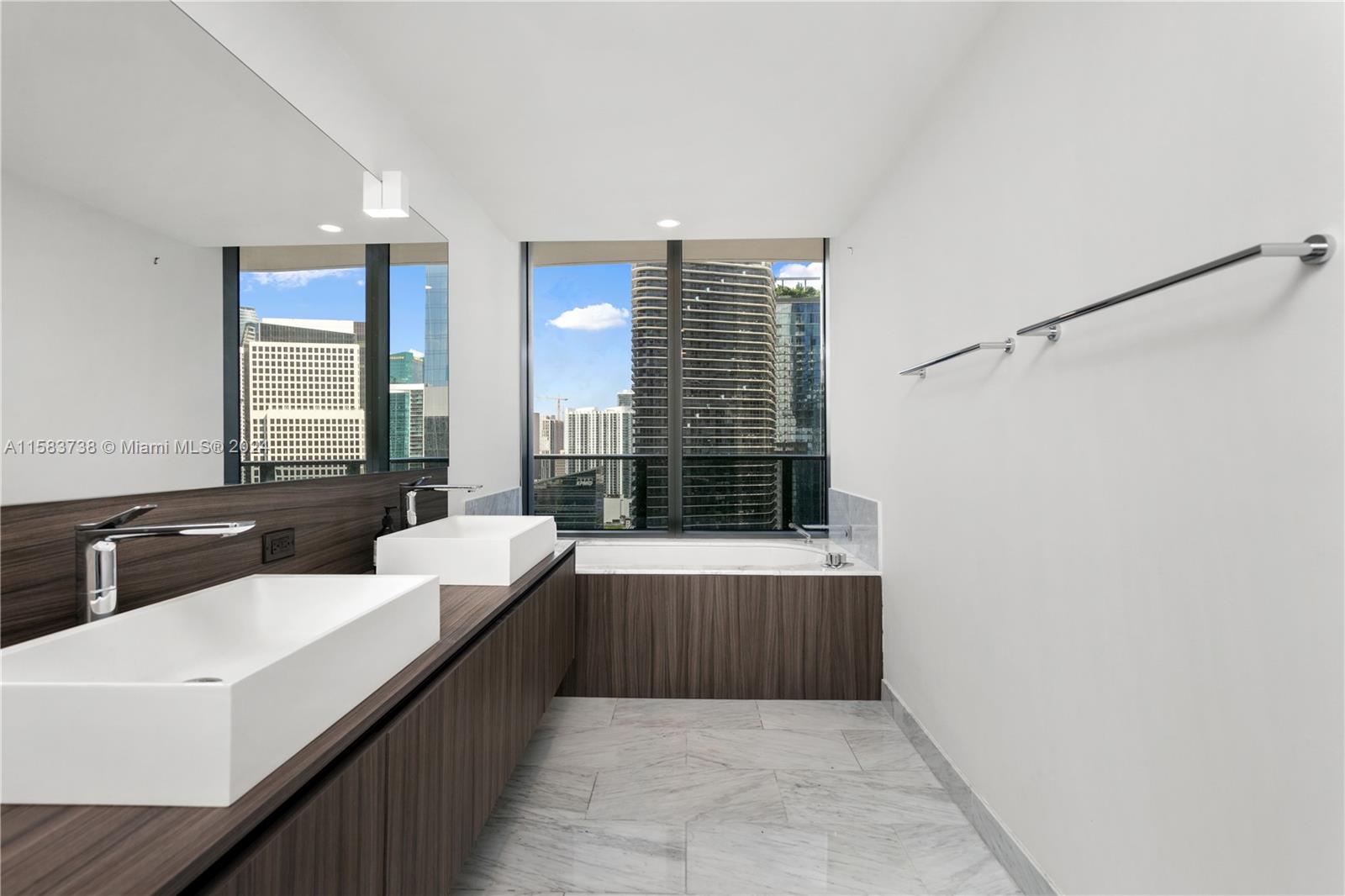 1000 NE Brickell Plz # 2815