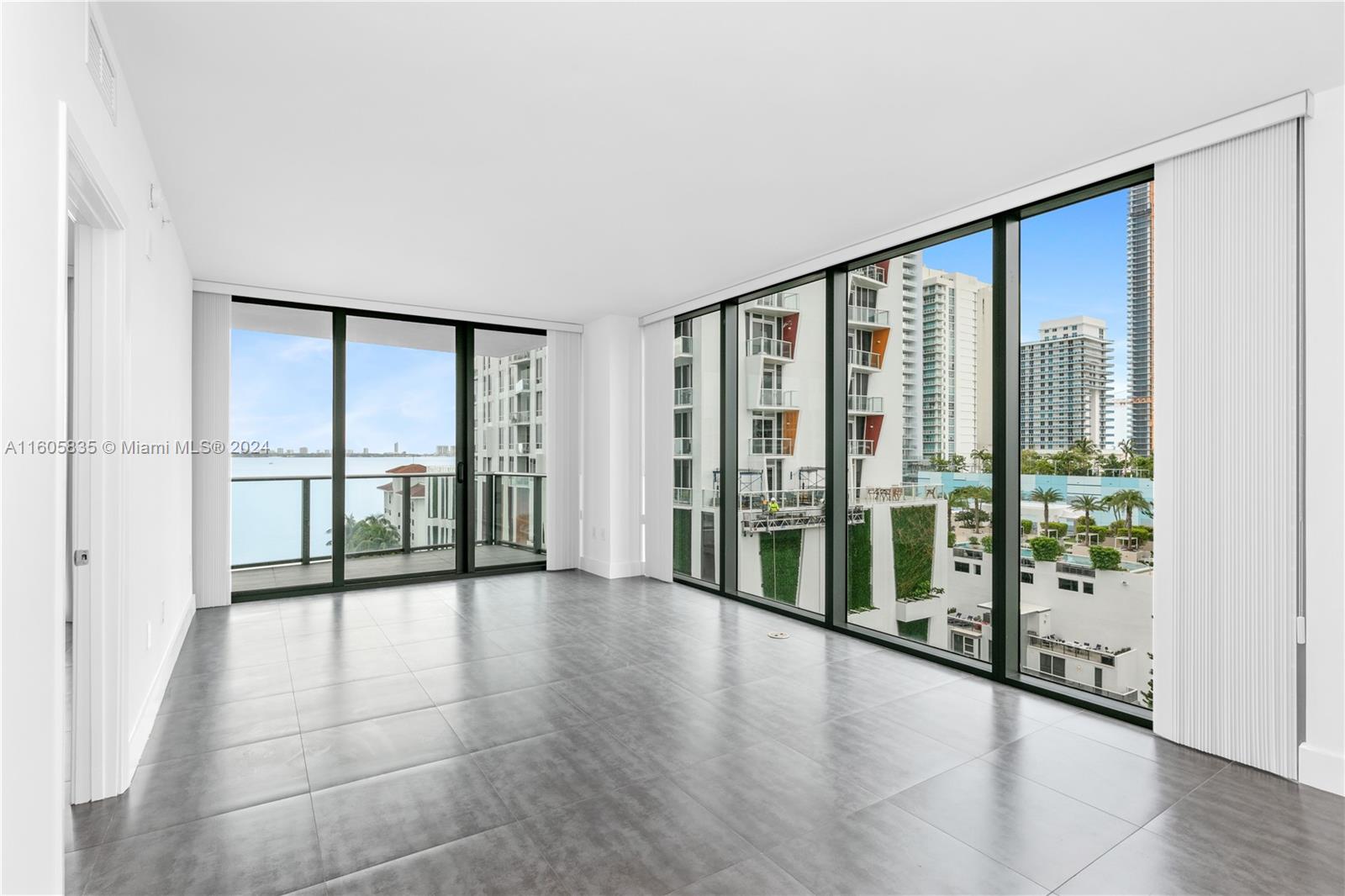 460 NE 28th St # 808