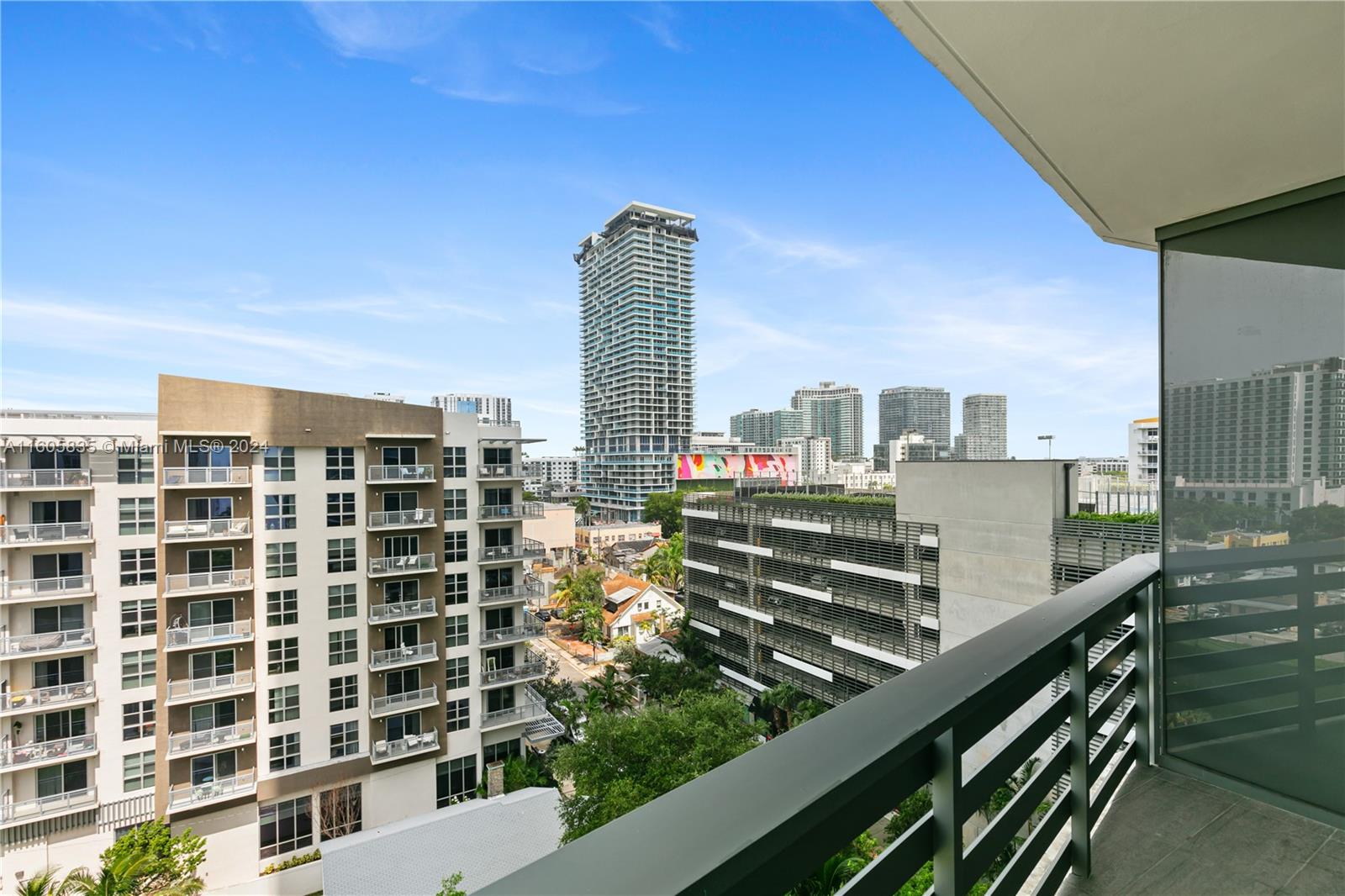 460 NE 28th St # 808