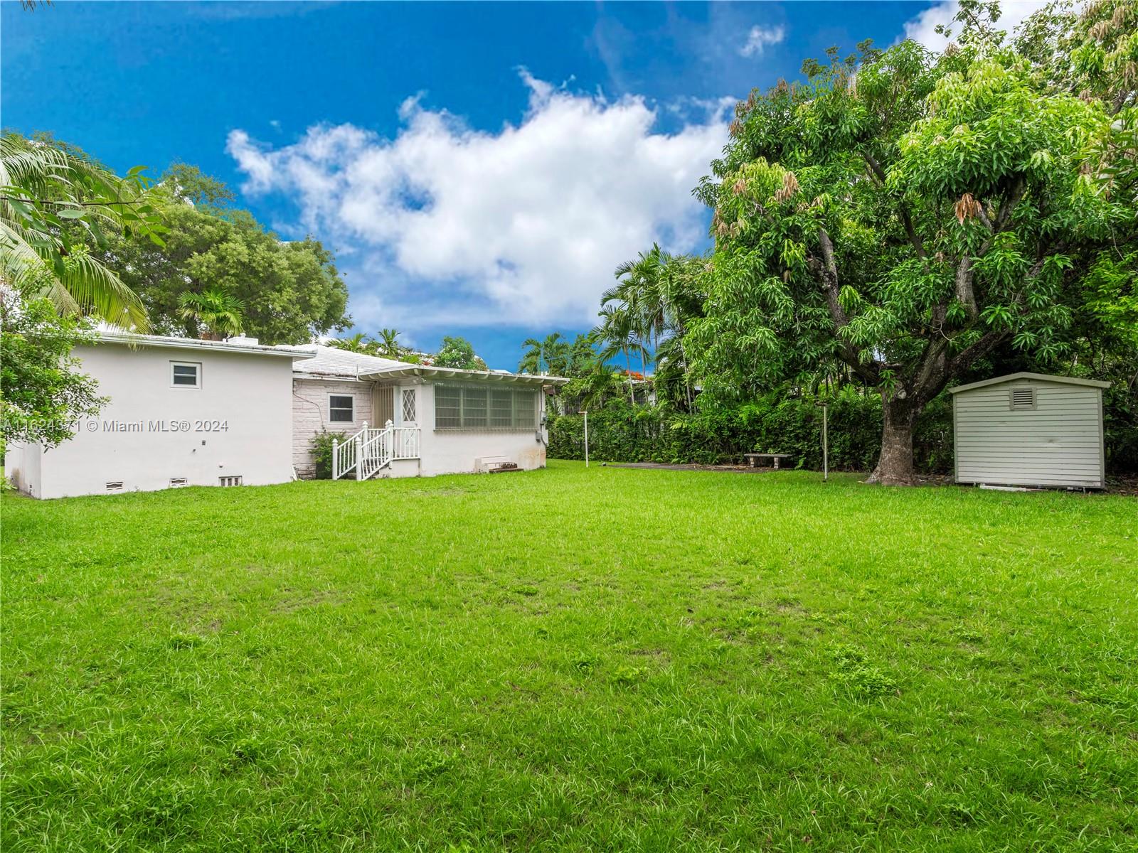 820 SW 26th Rd