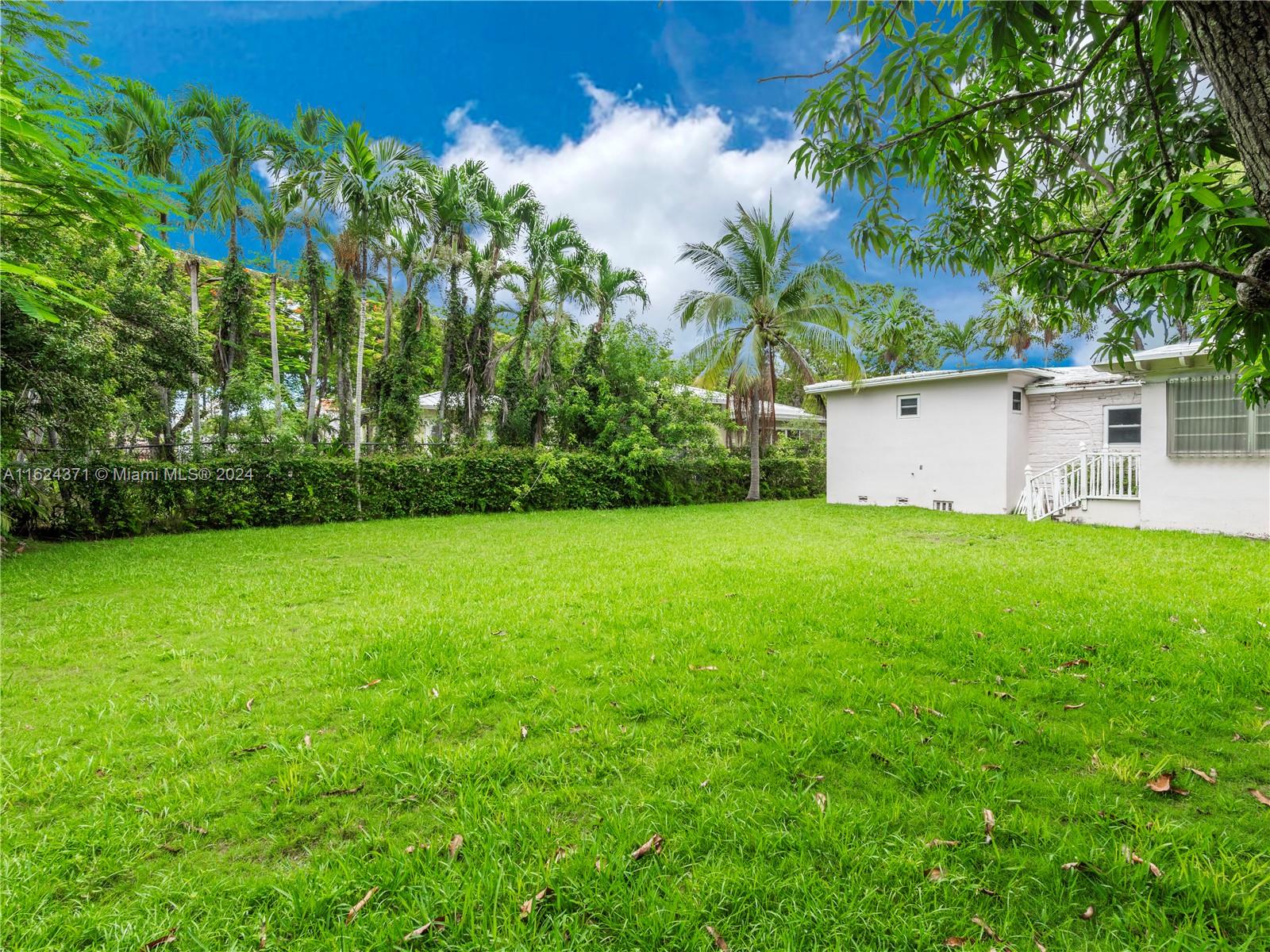 820 SW 26th Rd