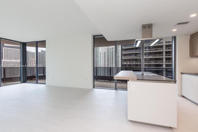 1000 Brickell Plz # 4015