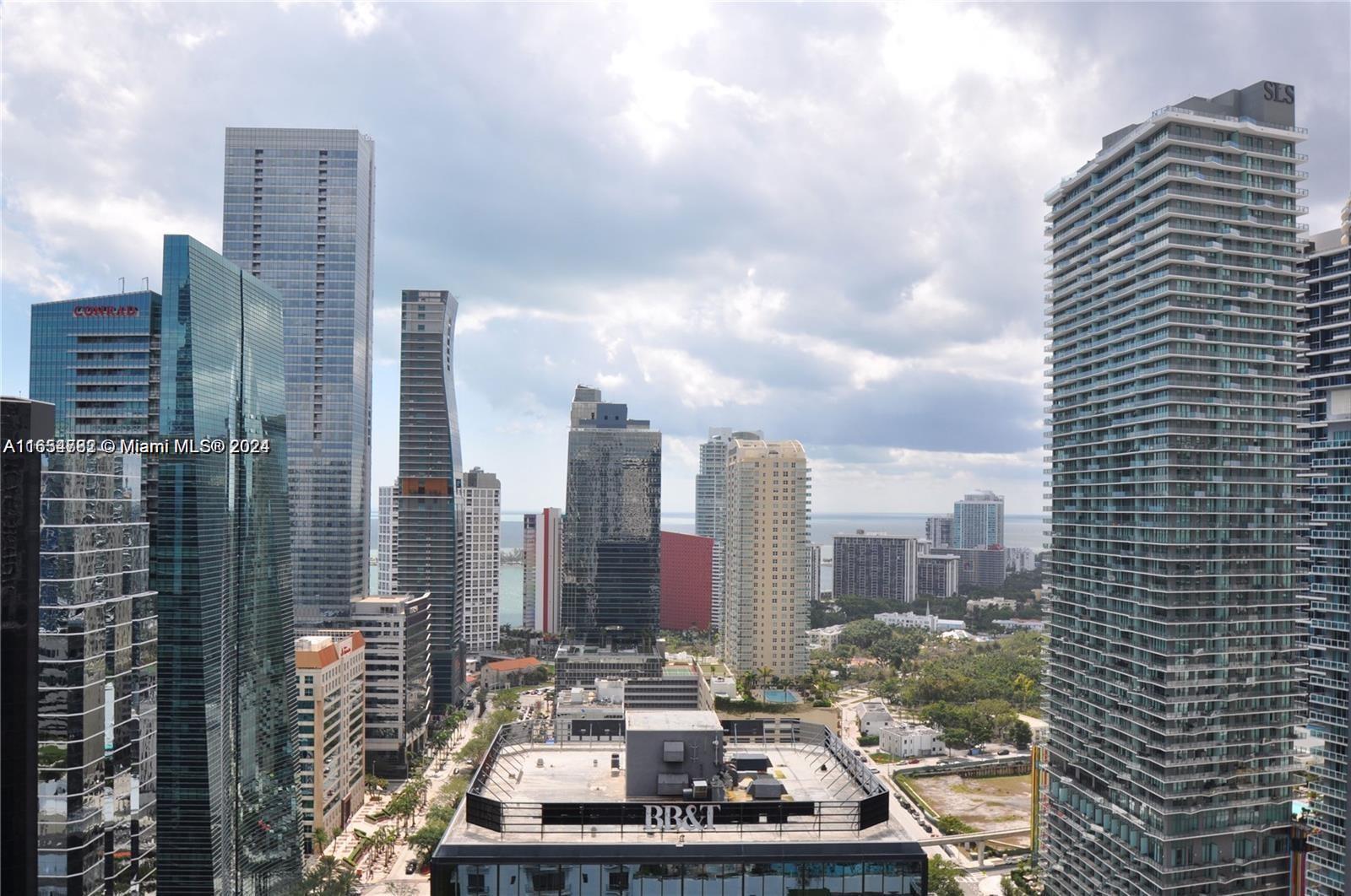 1060 Brickell Ave # 3111
