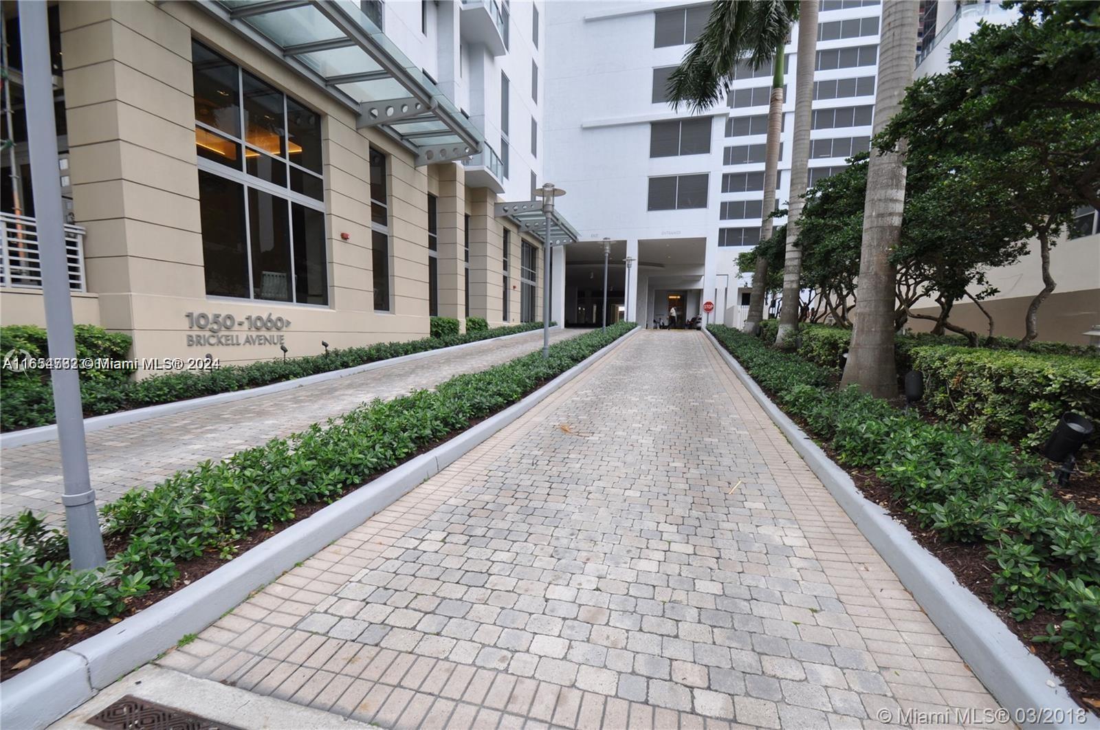 1060 Brickell Ave # 3111