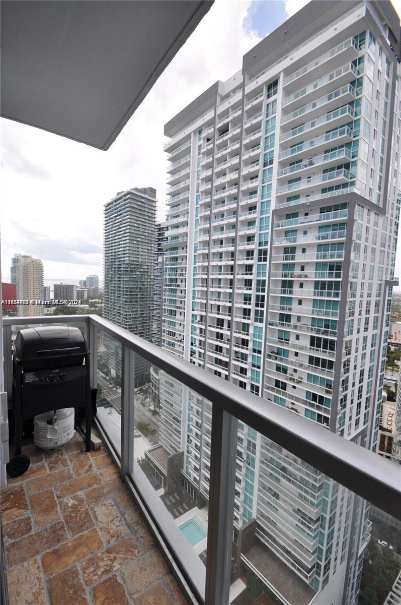 1060 Brickell Ave # 3111