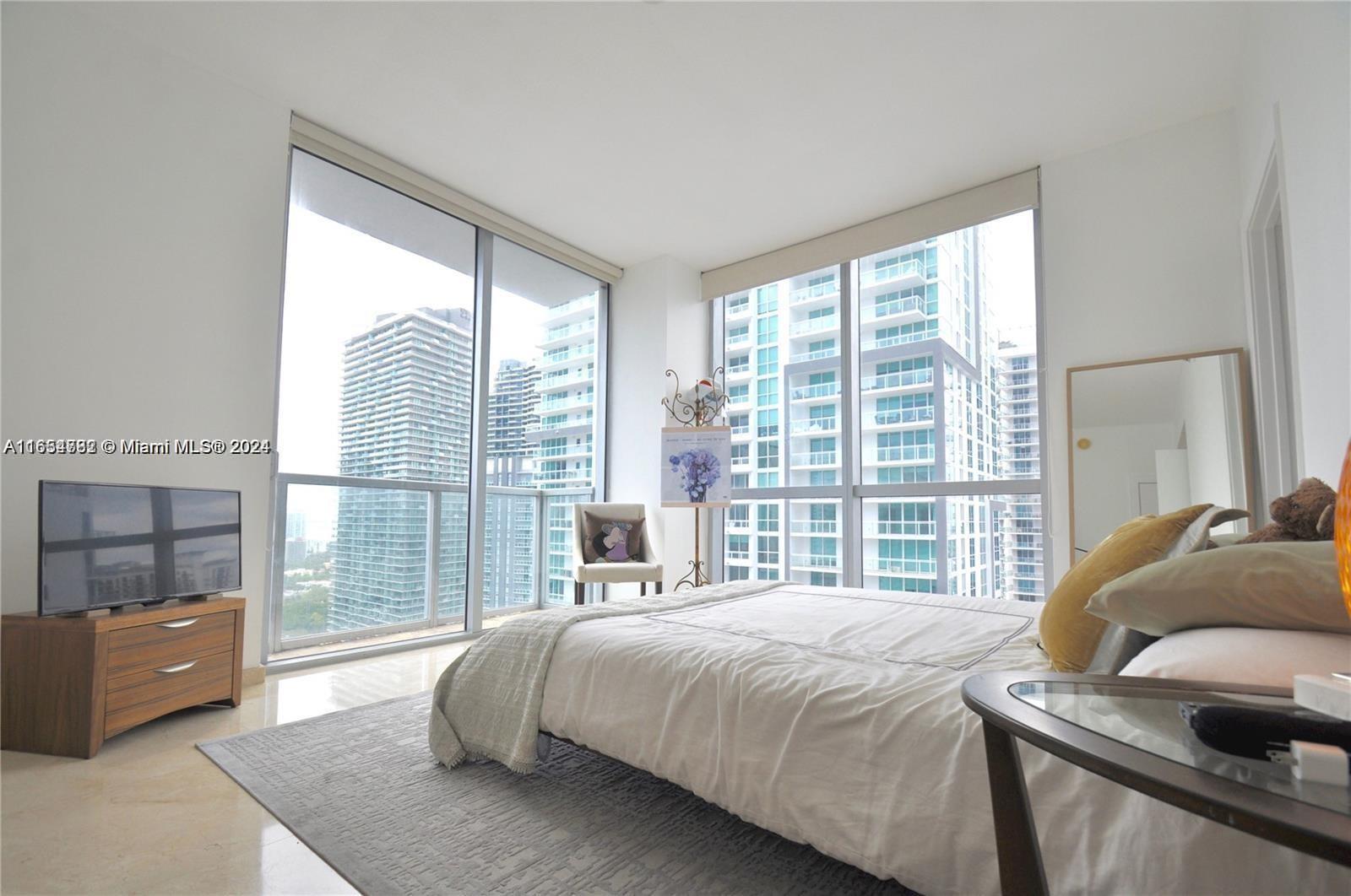 1060 Brickell Ave # 3111