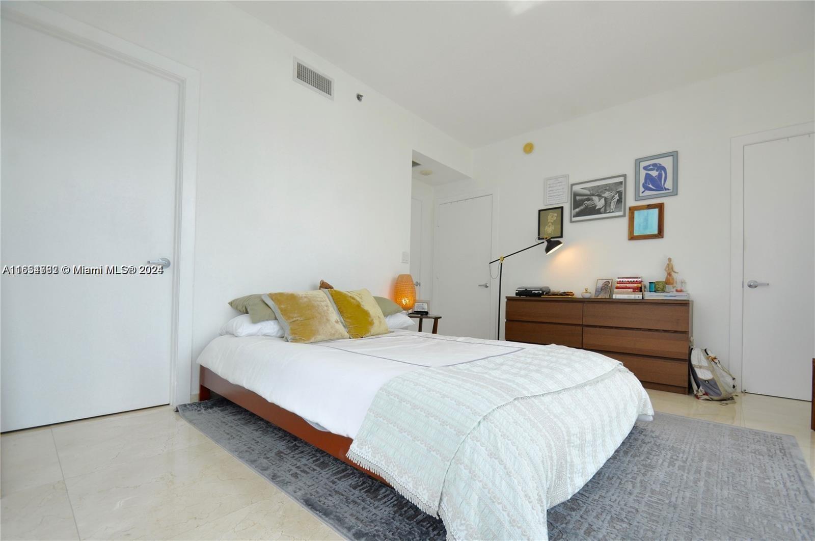 1060 Brickell Ave # 3111