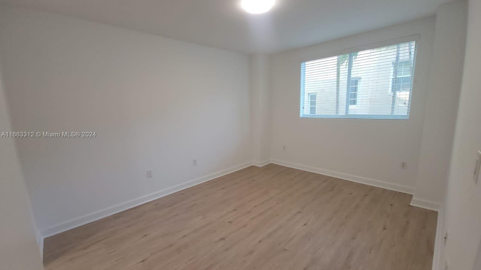 40 Calabria Ave # 202
