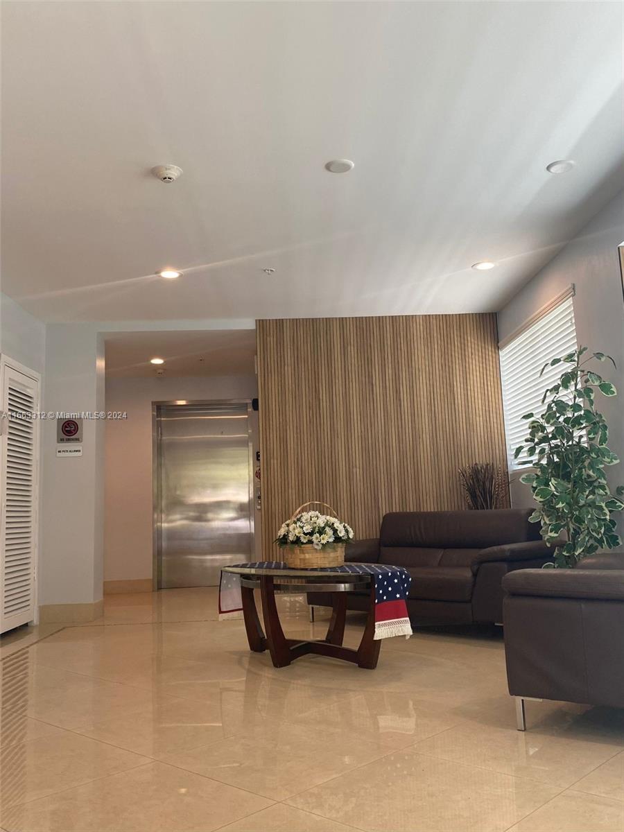 40 Calabria Ave # 202