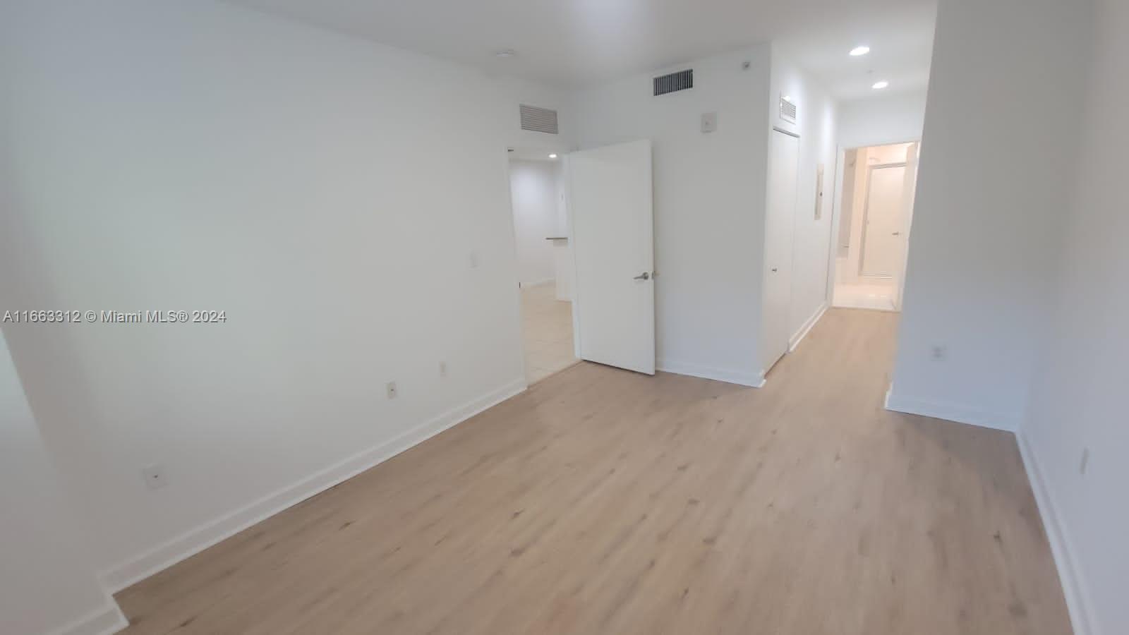 40 Calabria Ave # 202