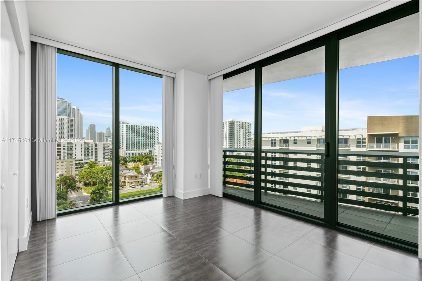 460 NE 28th St # 808
