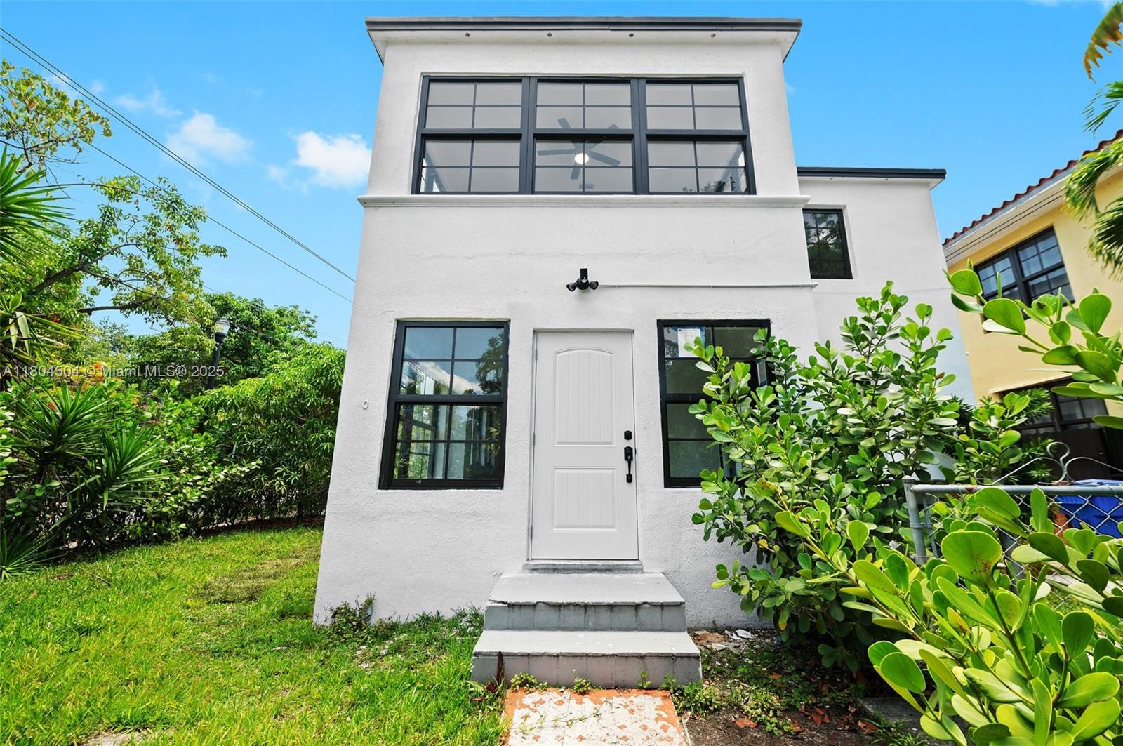 4222 NE 1st Ave