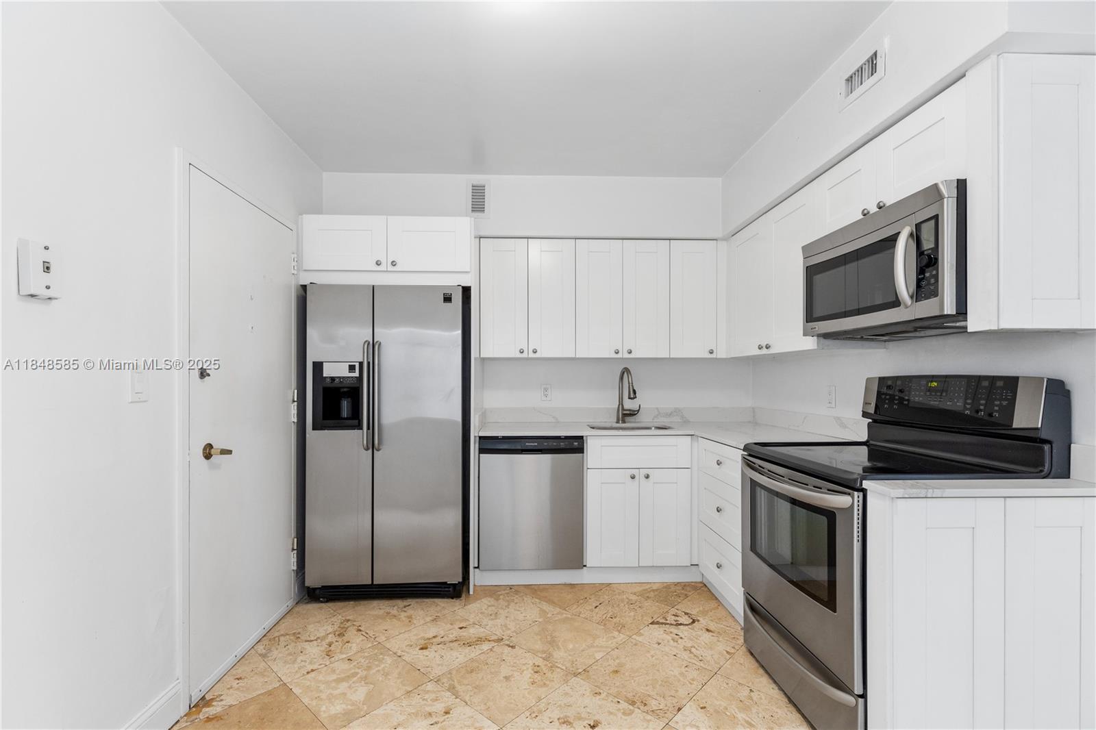 5700 Collins Ave # 10D